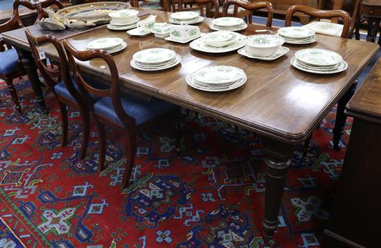 An Edwardian extending dining table extends to 240cm.
